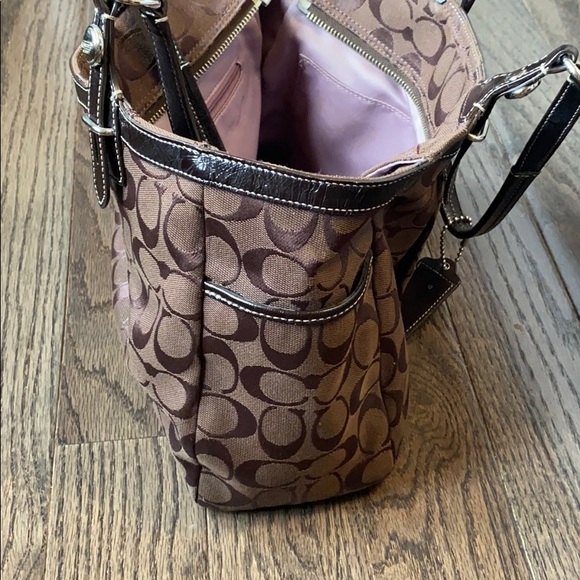 Authentic coach handbag - Picture 4 of 9